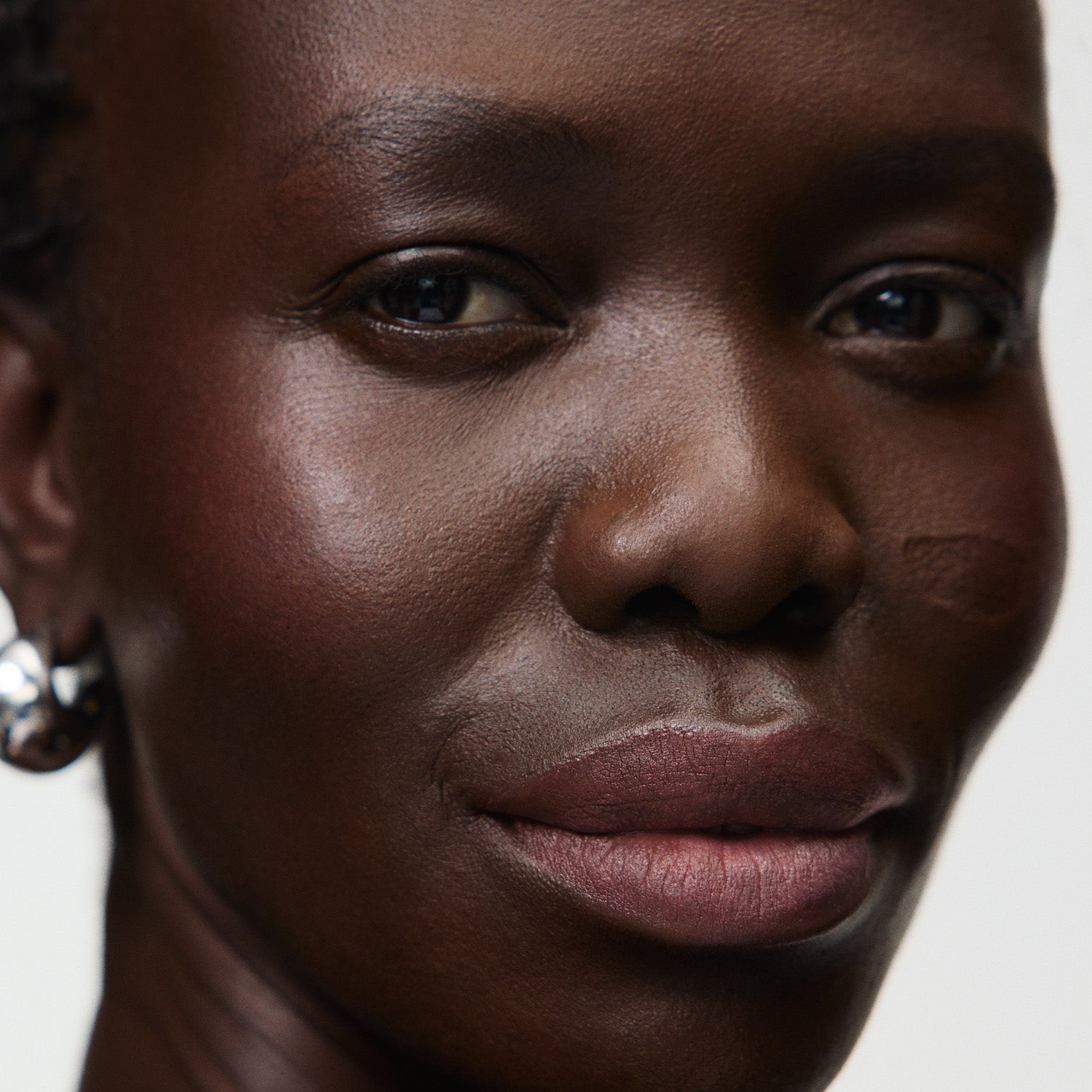 Master || Mari is wearing Andie.