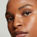 Brun | face::deep | Model is wearing Solo Shadow in Shade Brun.