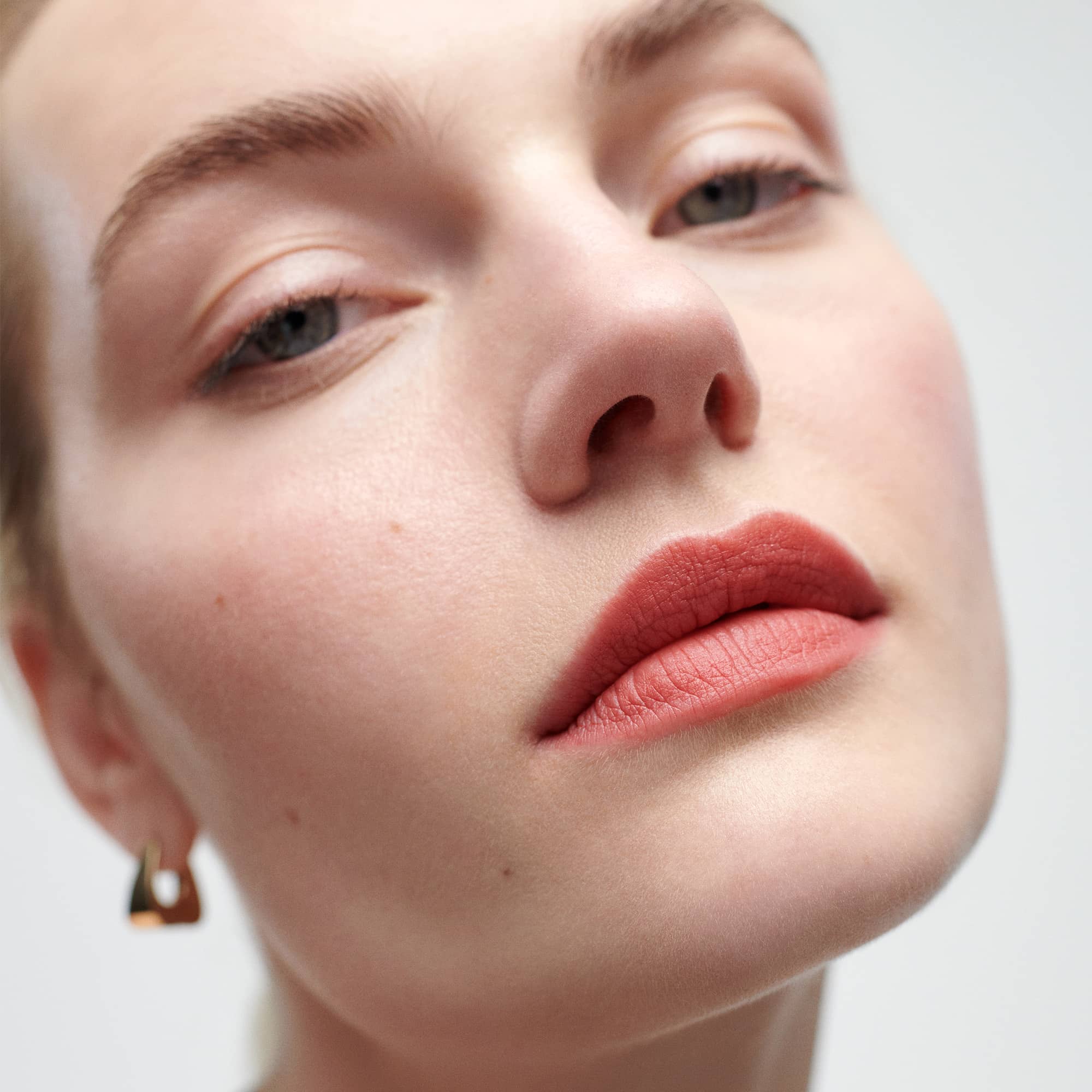 Court | face::light | Marlen wears Signature Lip Matte in Court