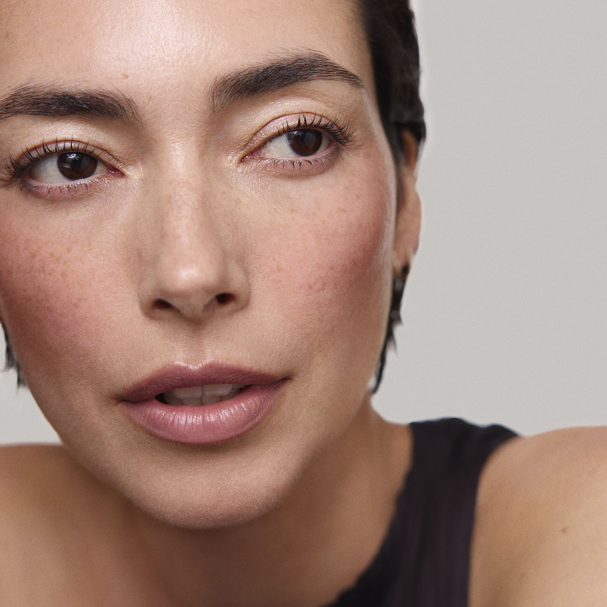 Master ||  Model is wearing Flush Balm in shade Beverly Hills