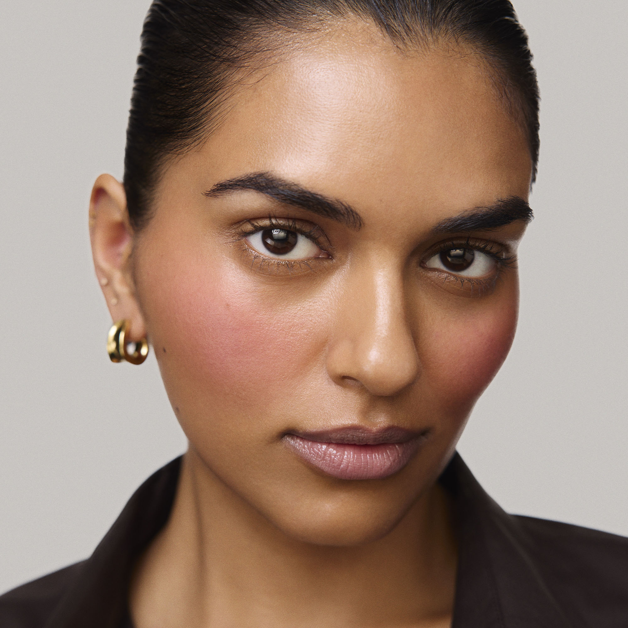 Master || Model is wearing Flush Balm in shade Beverly Hills