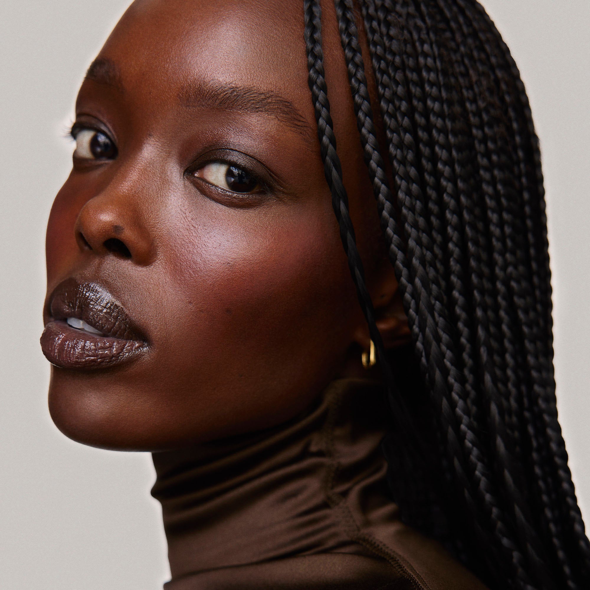 Fox | face::rich | Model is wearing Flush Balm in shade Fox