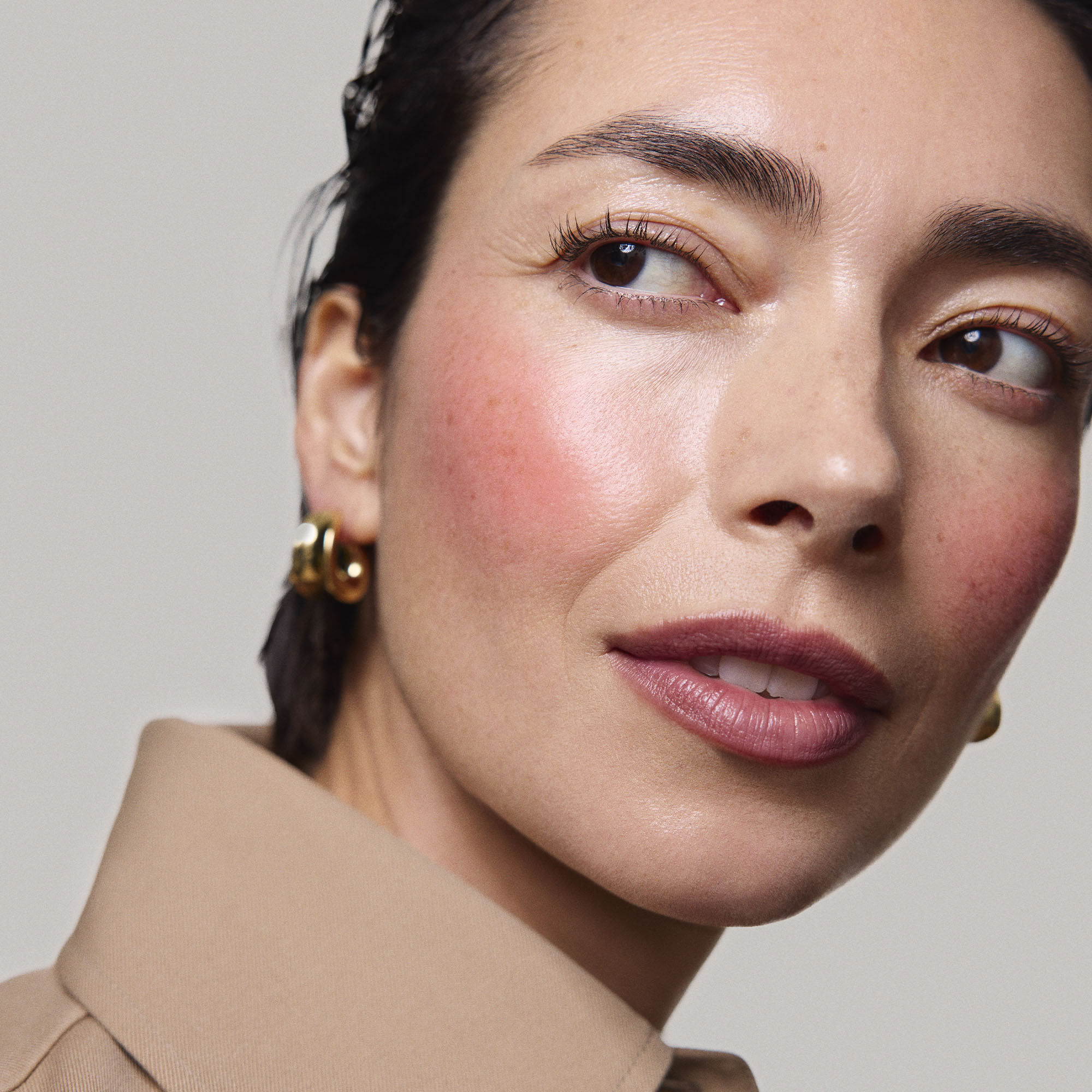 Master || Model is wearing Flush Balm in shade Le Bonbon