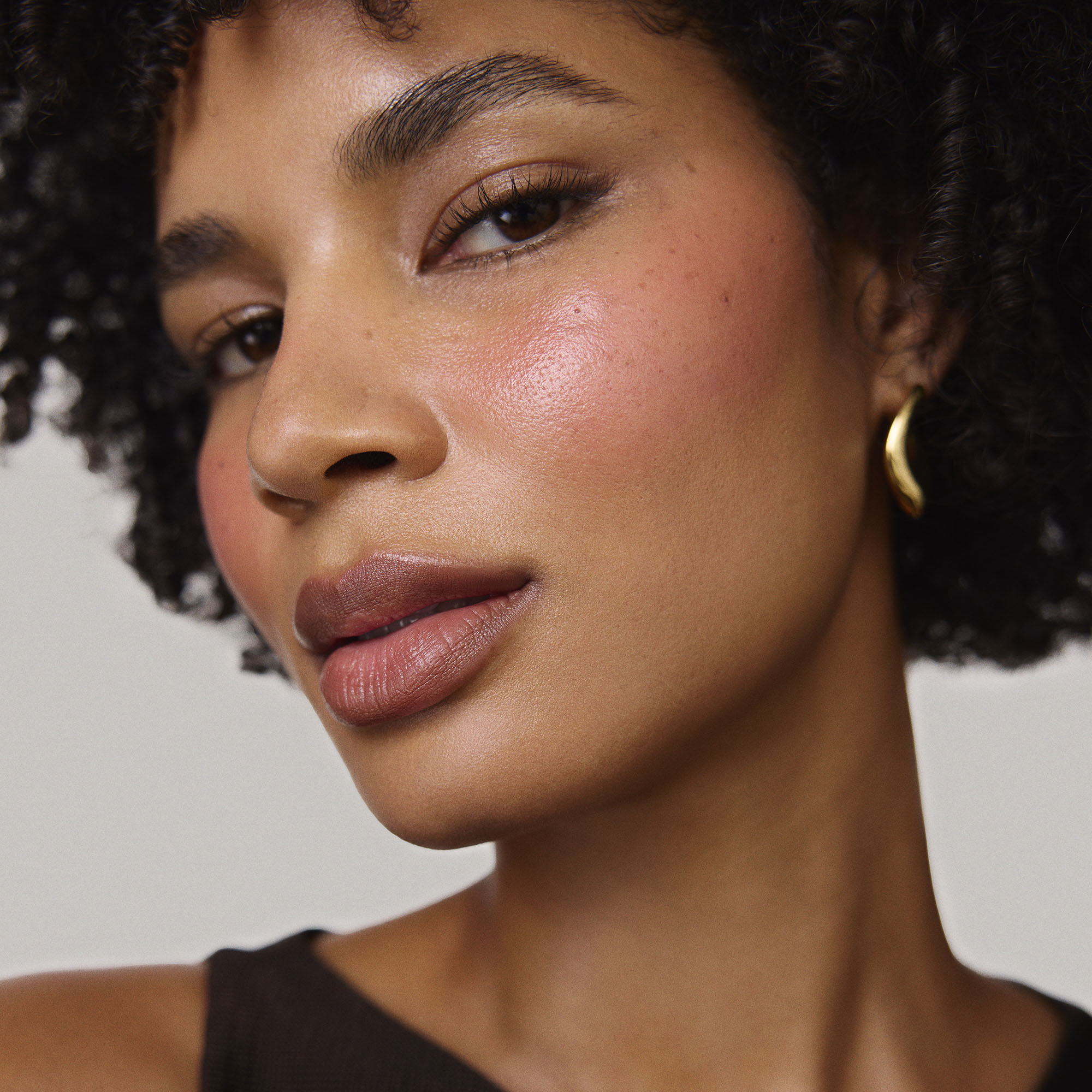 Master ||  Model is wearing Flush Balm in shade Lustiano