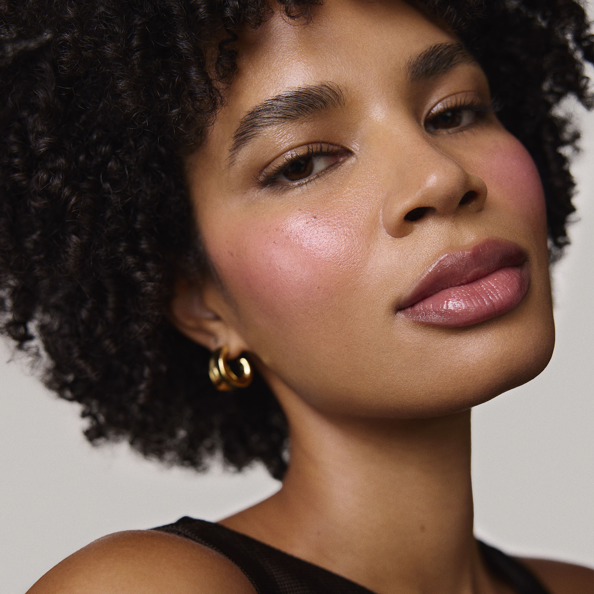 Master ||  Model is wearing Flush Balm in shade Stockholm