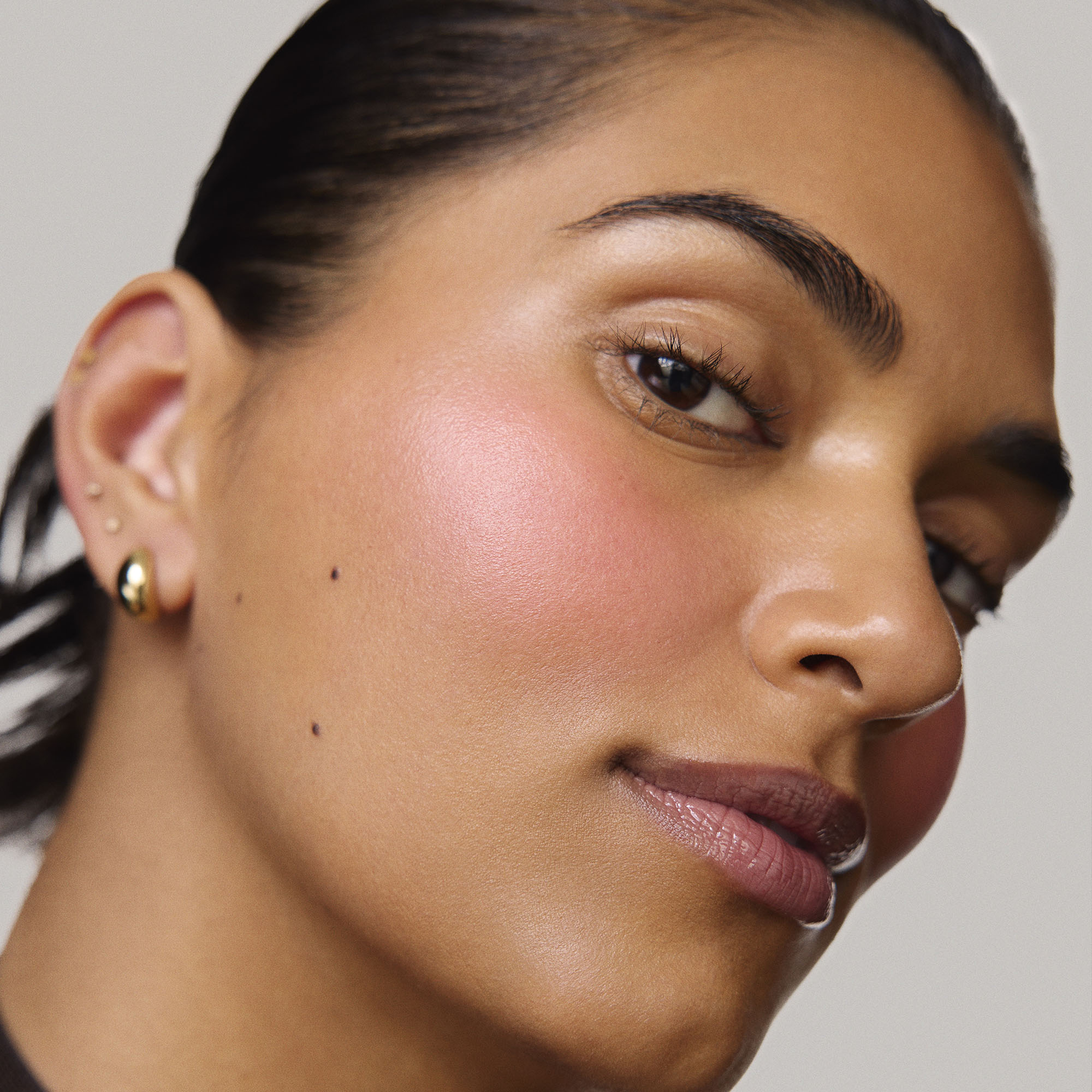 Master || Model is wearing Flush Balm in shade Stockholm