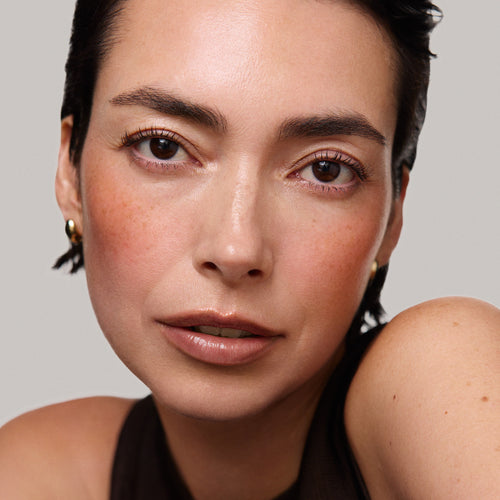 Tabby | face::light | Natalia  is wearing Shade Slick Sheen in Tabby