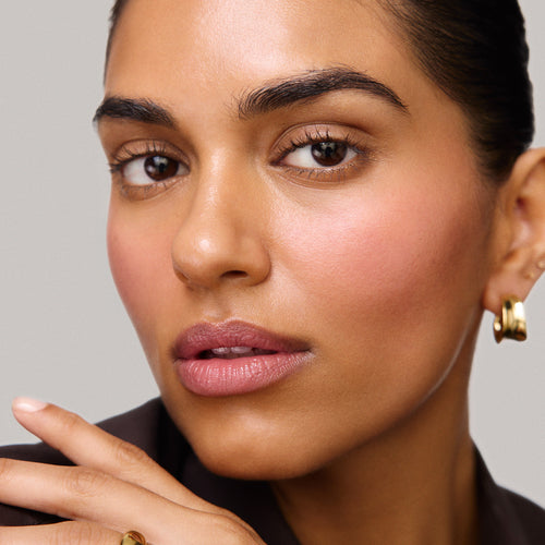 Master || Model wears Signature Lip Liner in Shade Beverly Hills 