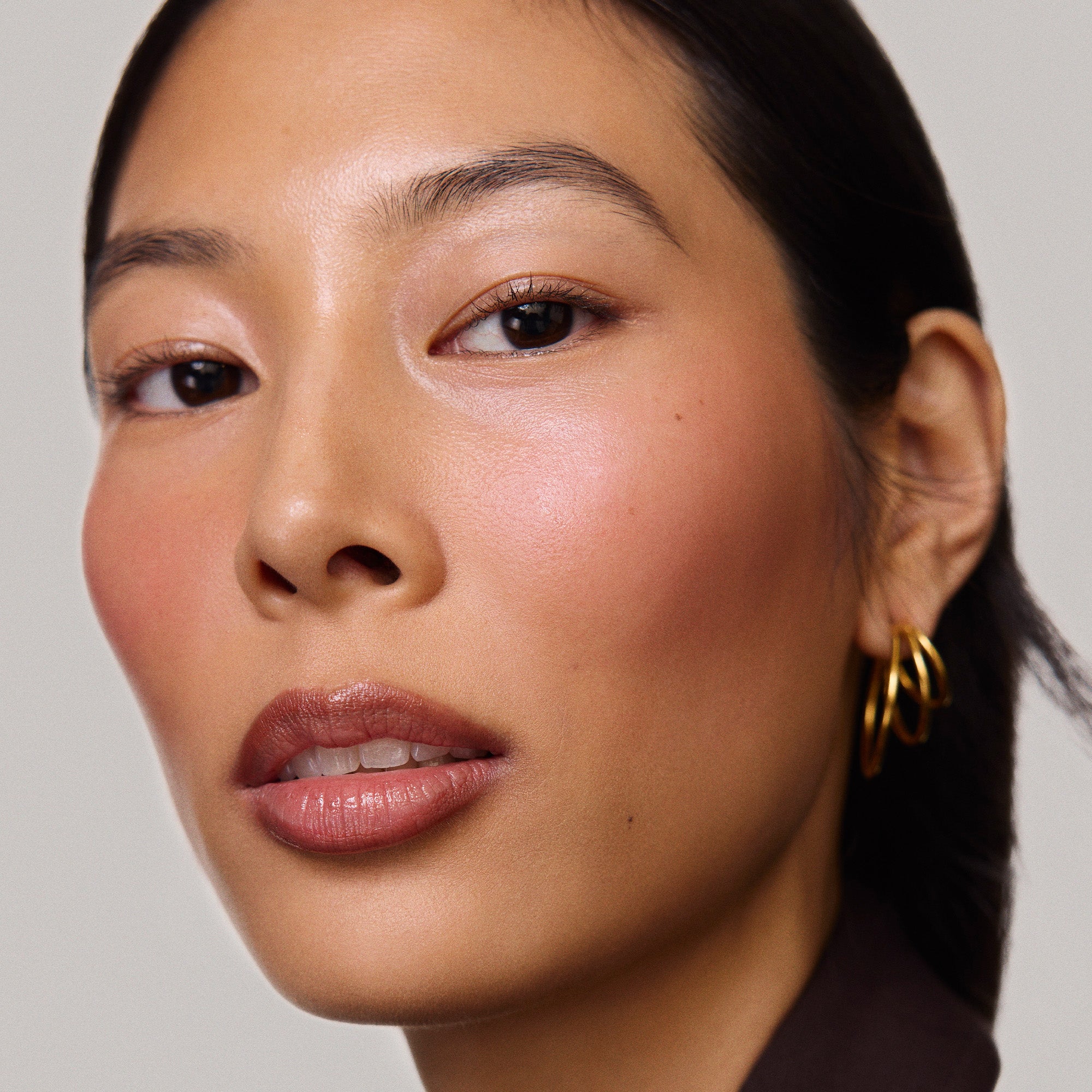 Master || Model wears Signature Lip Liner in Shade Brownstone 