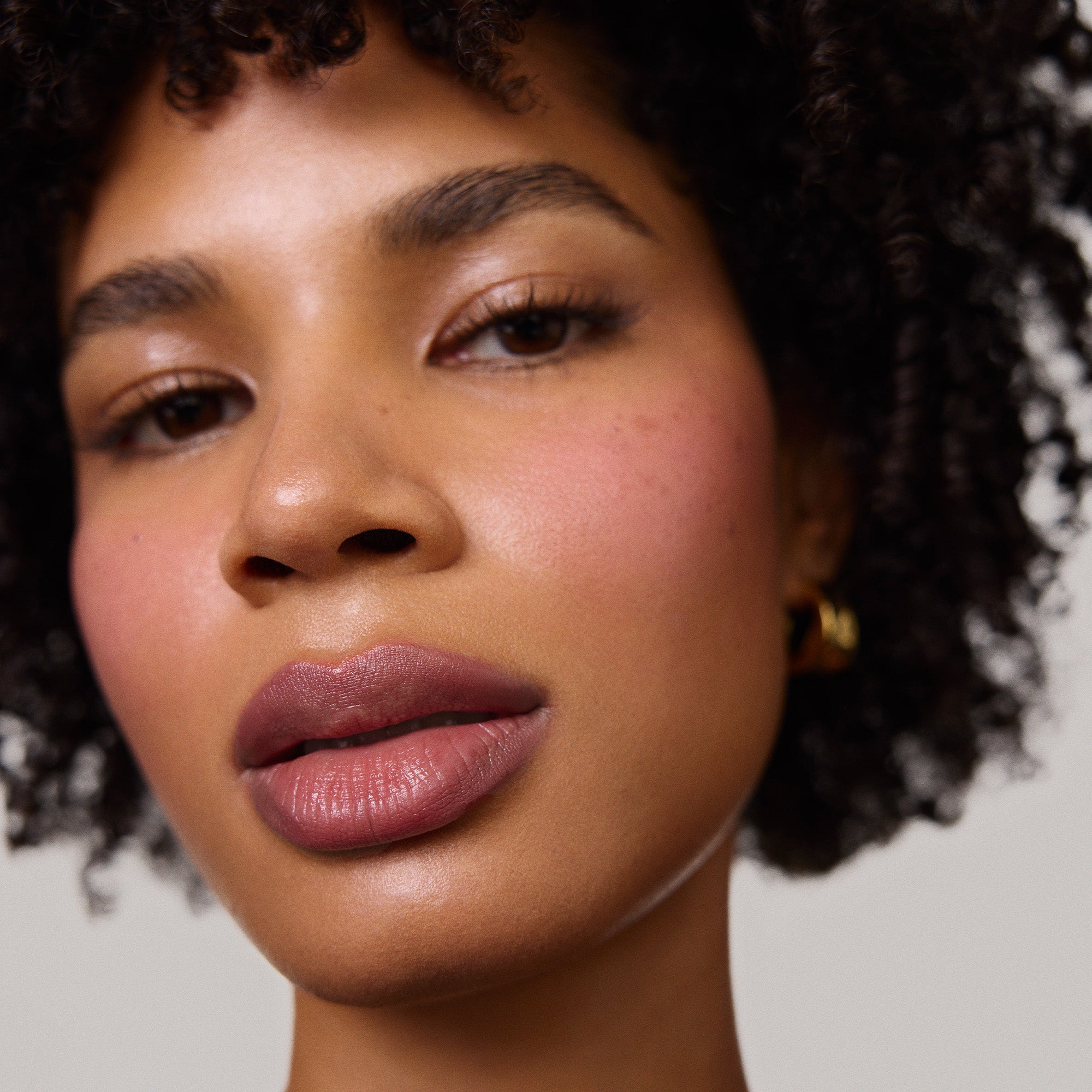 Master || Model wears Signature Lip Liner in Shade Coupé 