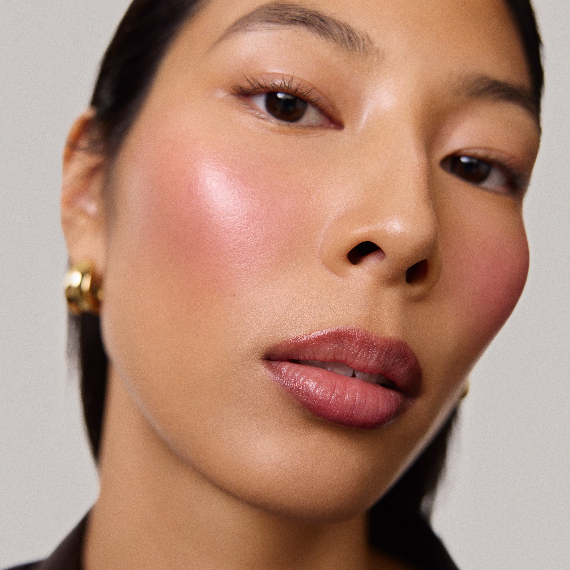 Master || Model wears Signature Lip Liner in Shade Mayfair 