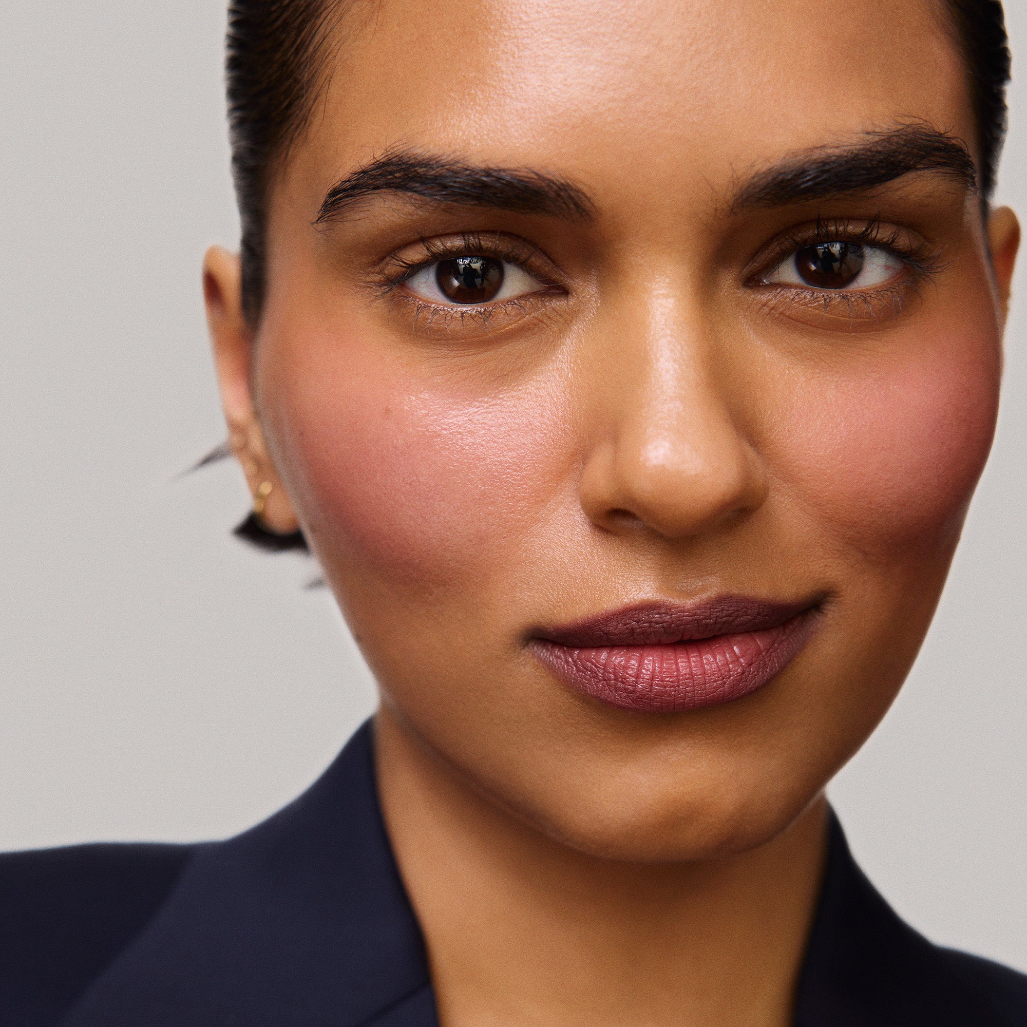 Master || Model wears Signature Lip Liner in Shade Mayfair 