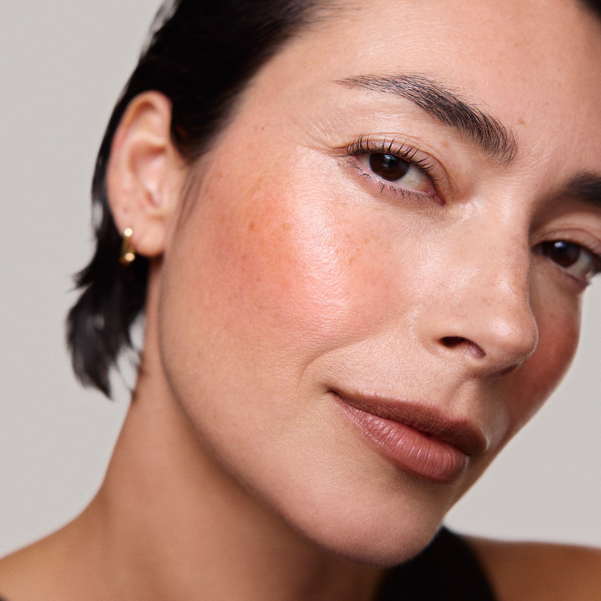 Master || Model wears Signature Lip Liner in Shade Tabac 