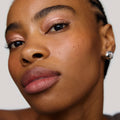 Master || Rachelle is wearing Solo Shadow Sheen in Glacé.