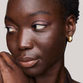 Master || Nya is wearing Solo Shadow Sheen in Iris.