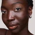 Master || Nya is wearing Solo Shadow Sheen in Palladium.