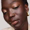 Master || Nya is wearing Solo Shadow Sheen in Sartorial