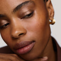 Master || Raschelle is wearing Solo Shadow Sheen in Sartorial