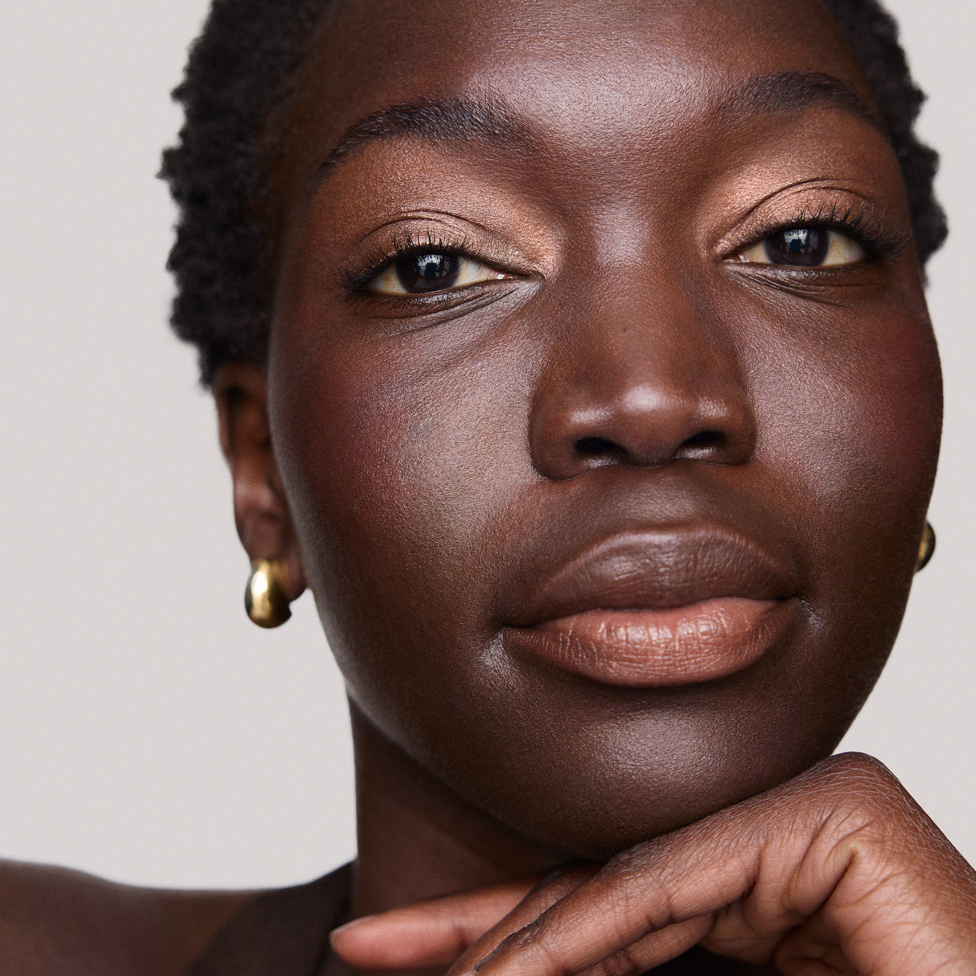 Master || Nya is wearing Solo Shadow Sheen in Surrealism