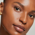 Midcentury | face::deep | Model is wearing Solo Shadow in Shade Midcentury.