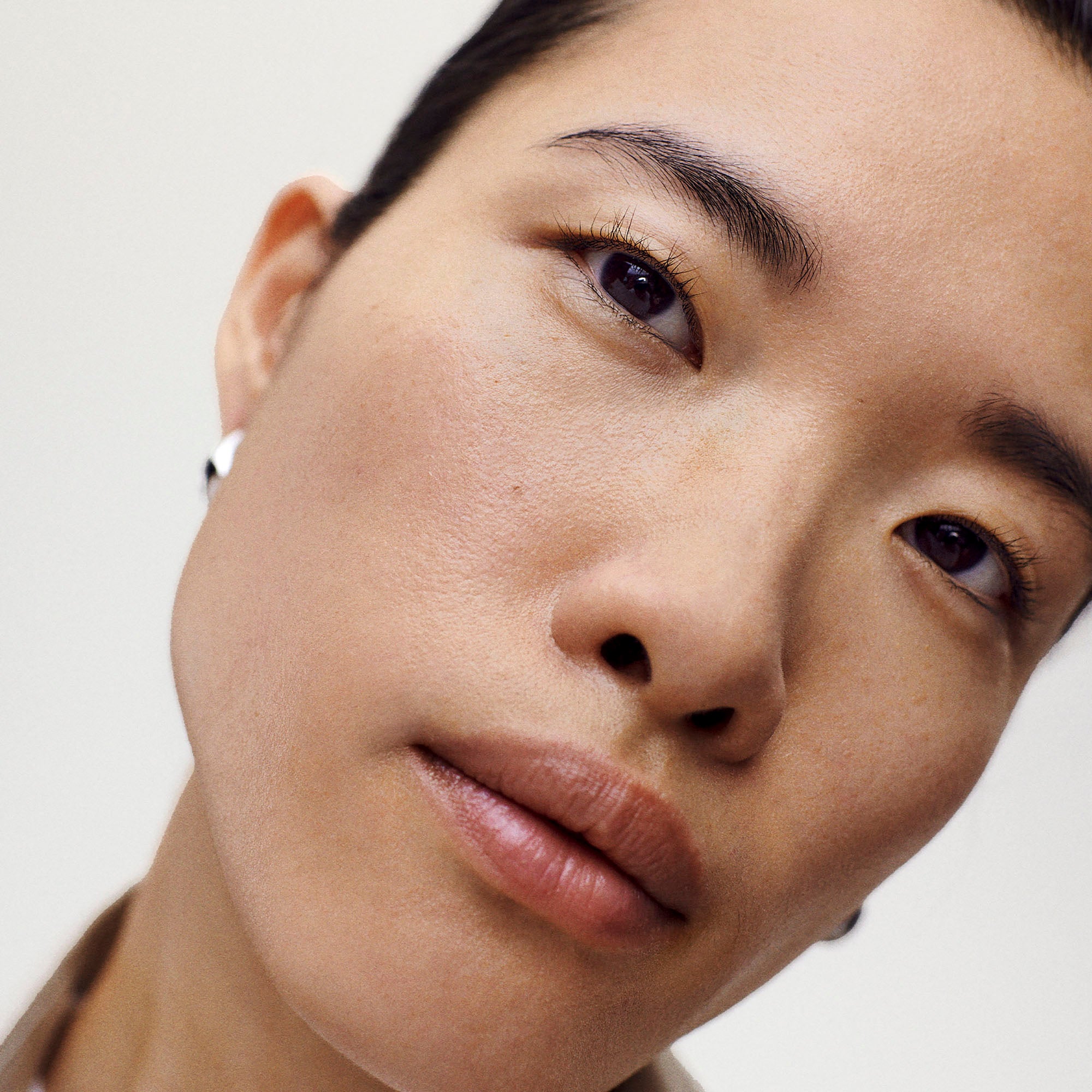 Master || Model wears The Minimalist in Ecru