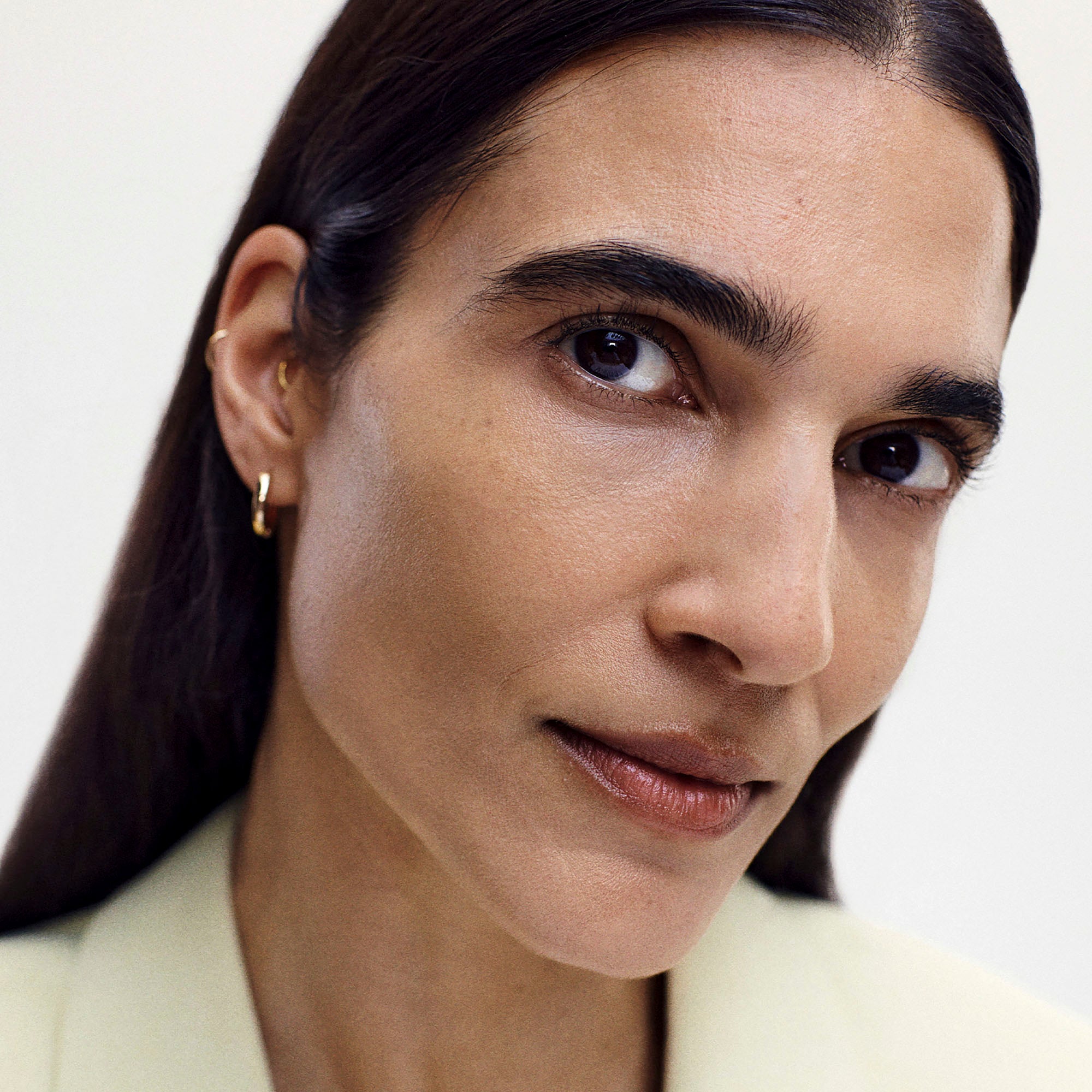 Master || Model wears The Minimalist in Jute  