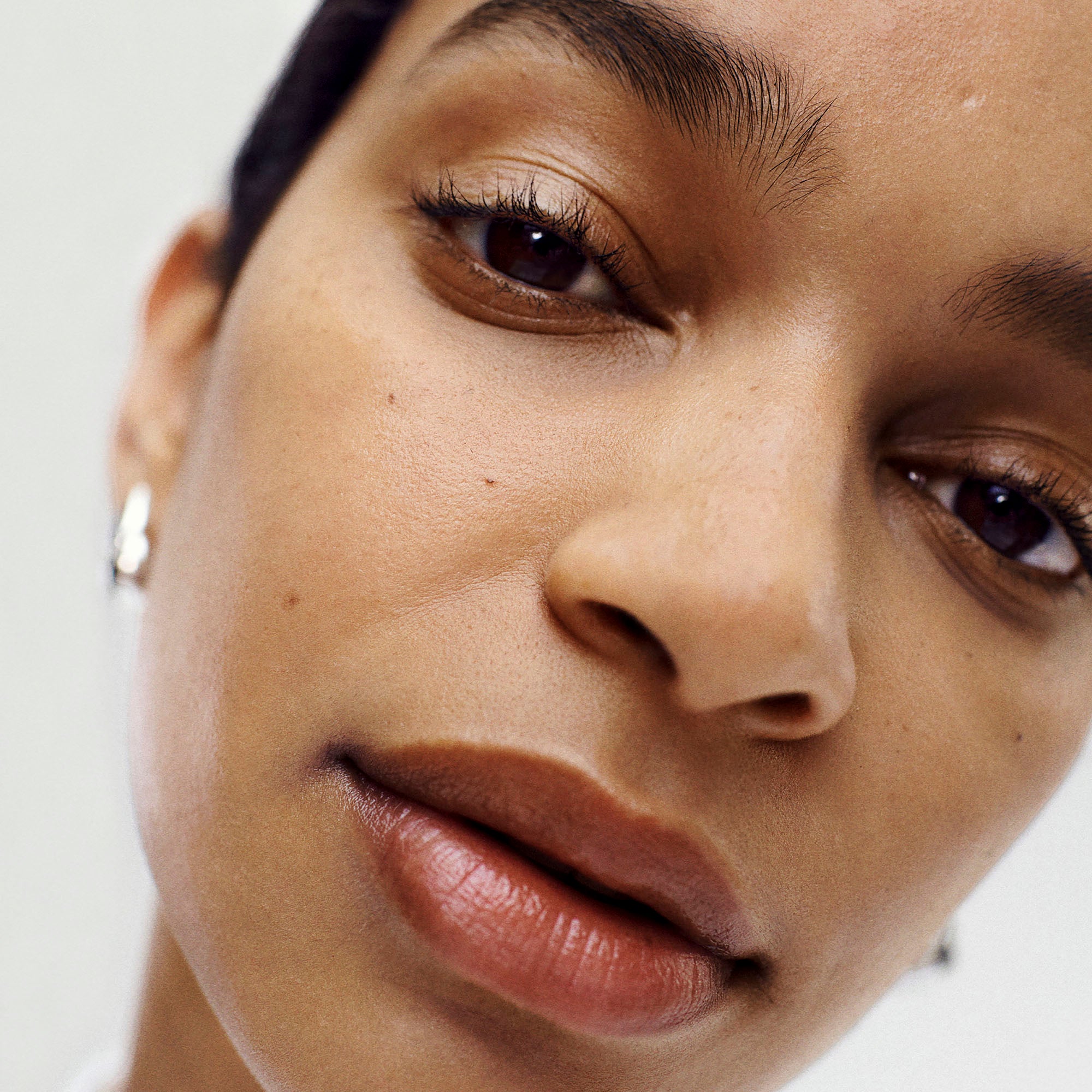 Master || Model wears The Minimalist in Buff 