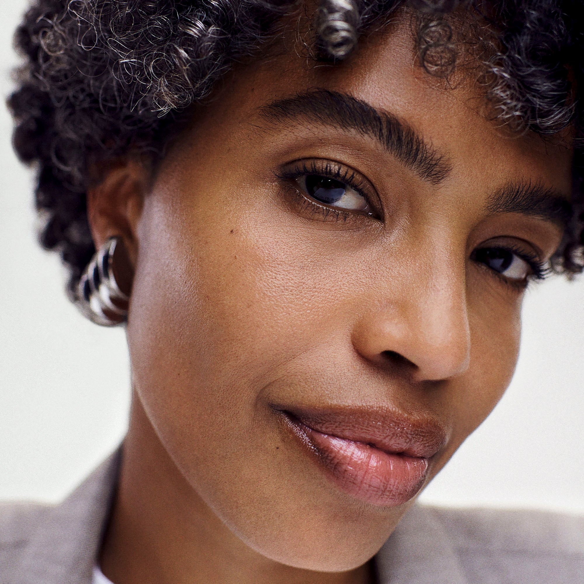 Master || Model wears The Minimalist in Calico 