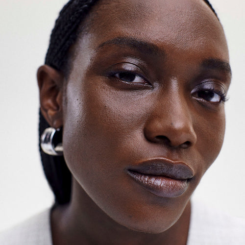 Master || Model wears The Minimalist in Umber