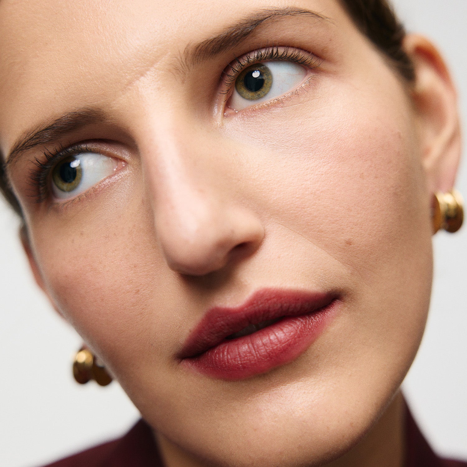 Master || Natalie is wearing September.