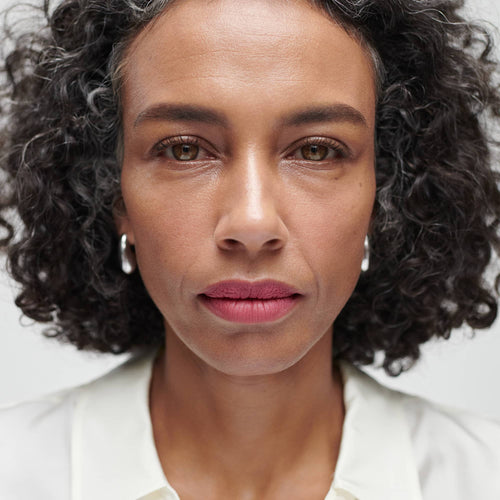 Sunday | face::deep | Stephanie wears Signature Lip in Sunday