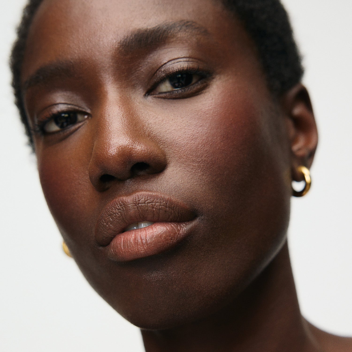 Master || Lily is wearing Vendôme.