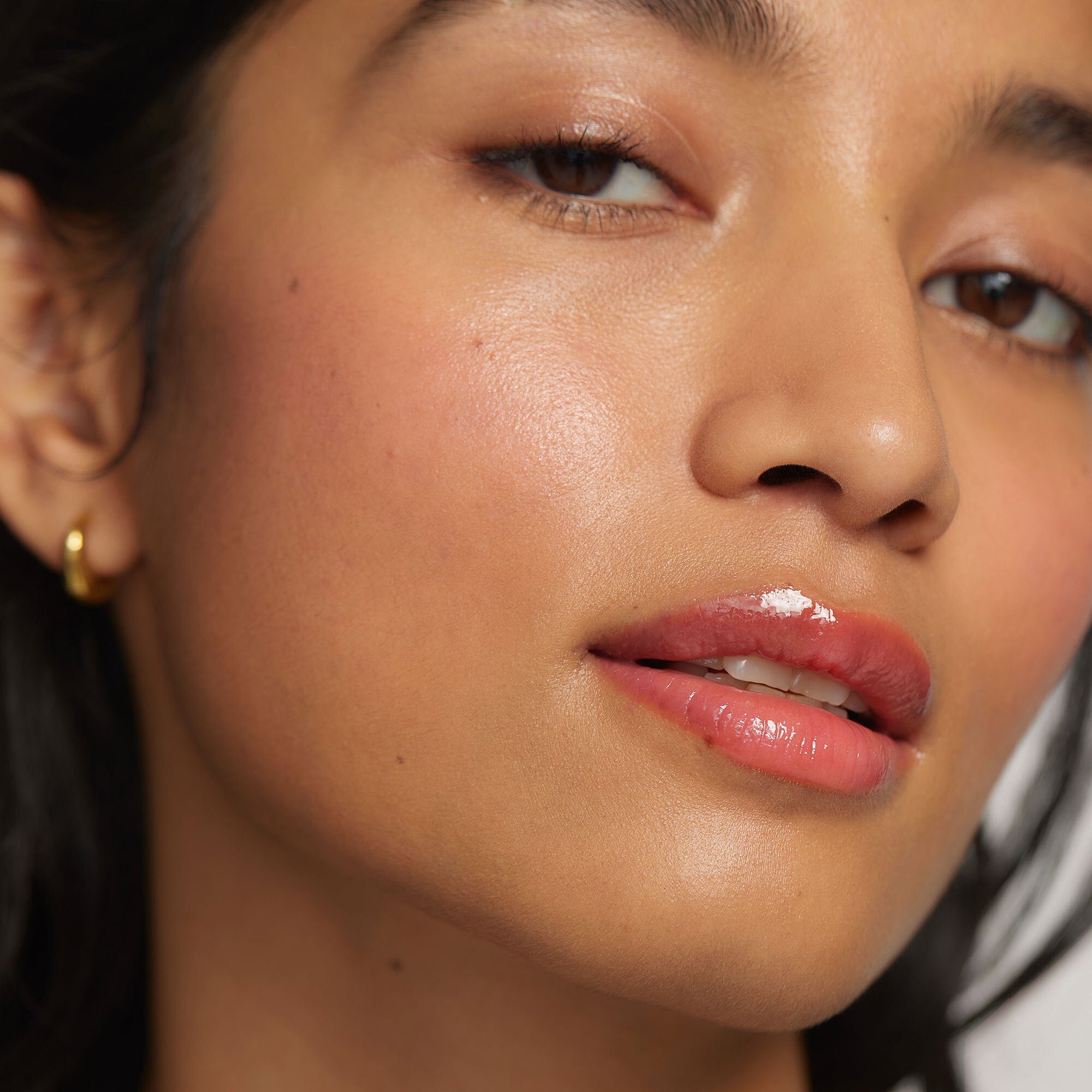 Maraschino | face::medium | Sumaya wears The Gelées in Maraschino