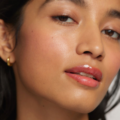 Maraschino | face::medium | Sumaya wears The Gelées in Maraschino