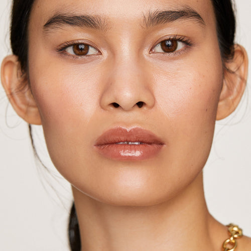 Taupe | face::medium | Chi wears Shade Slick in Taupe